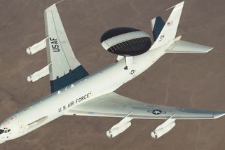 Tvrdá rána pro americké letectvo. Íránský útok na základnu měl zničit klíčový letoun za miliardy - Echo24.cz